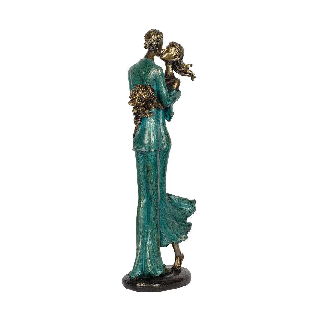 Ornament - Lady &amp; Man Kissing - Resin