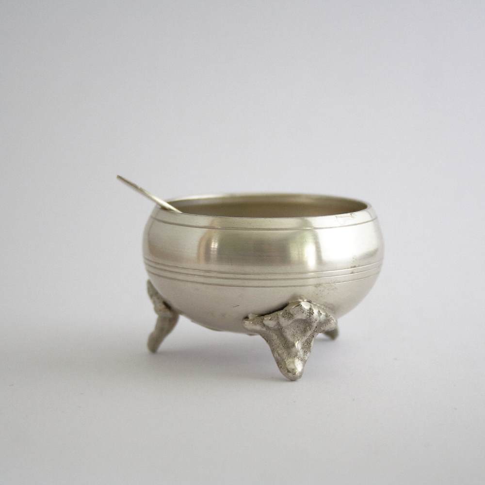 Bowl and Spoon Set - Small on Feet