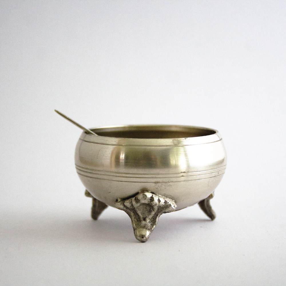 Bowl and Spoon Set - Small on Feet
